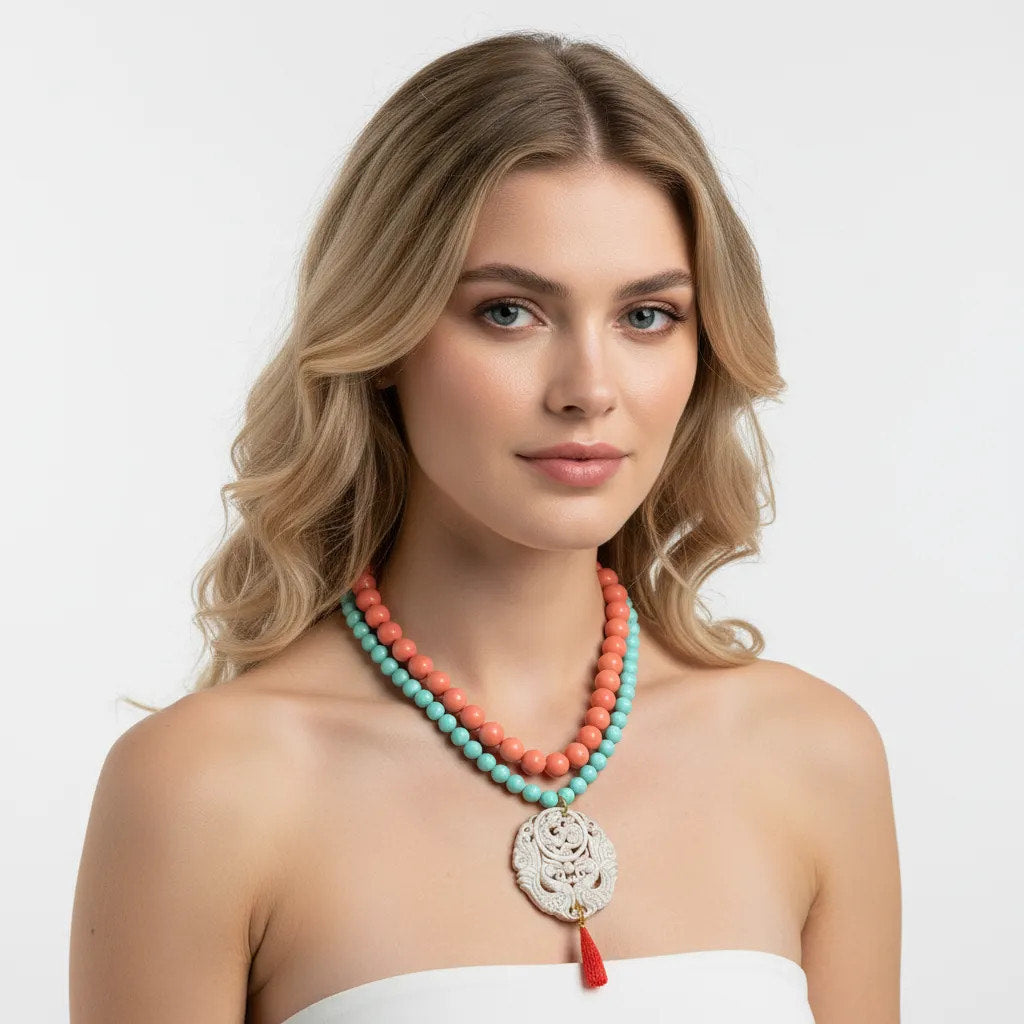 Collar Turquesa con Colgante Tallado y Gota Coral
