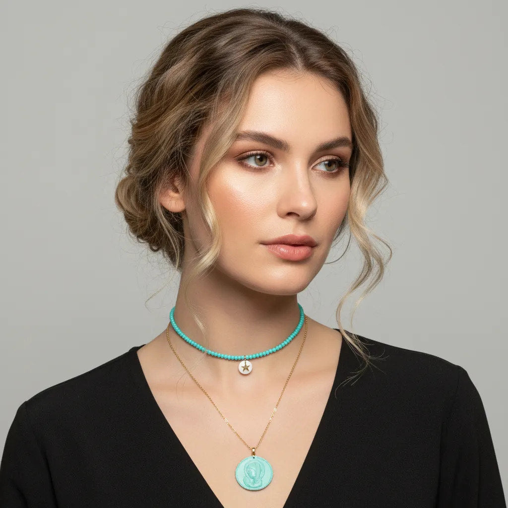 Collar Trenzado con Medalla Nácar y Estrella Dorada