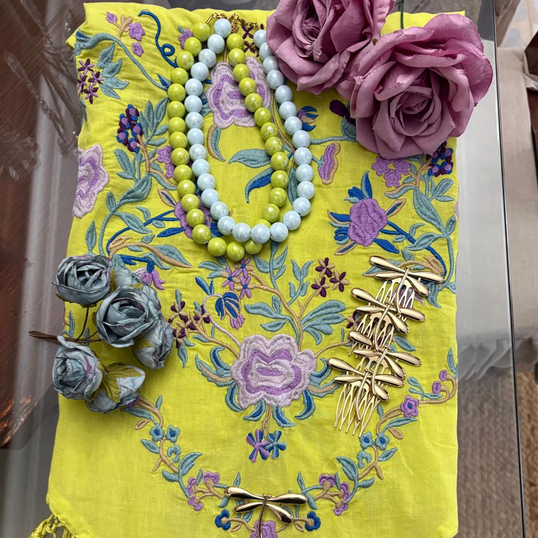 Mantón de Flamenca Amarillo Lima con Bordados Malva - Artesanía de Cantillana