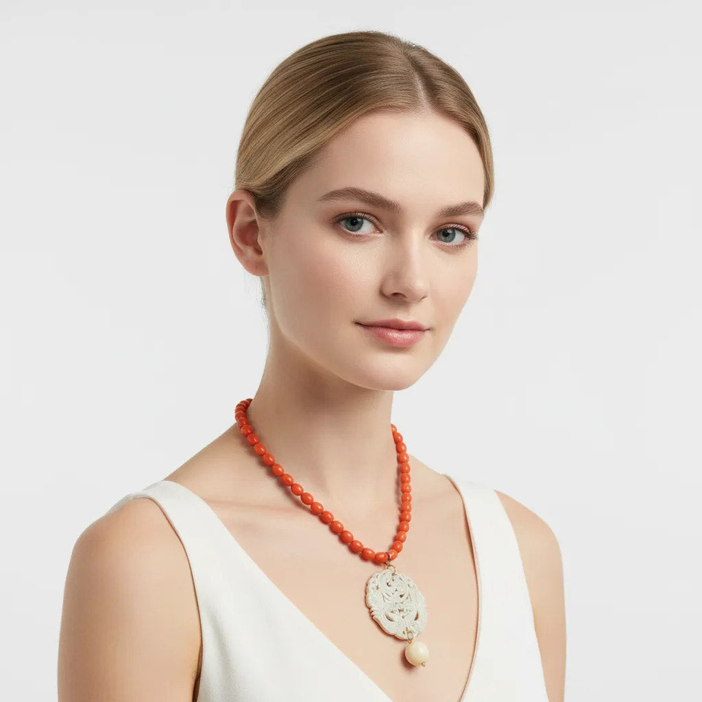 Collar Coral Rojo con Colgante Tallado Blanco 2 en 1