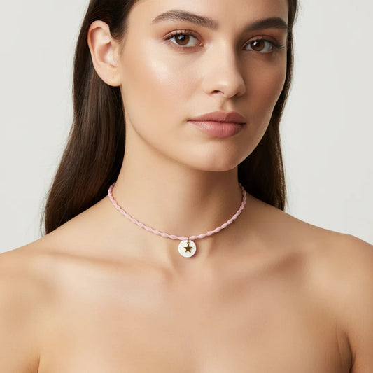 Collar Trenzado con Medalla Nácar y Estrella Dorada
