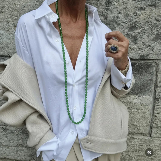 Collar Largo de Cuentas Verde Translúcido · Tonos Suaves.