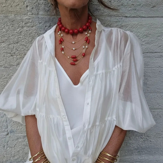 Keka Durán: Collar Multicapa Rojo Coral y Perlas de Río