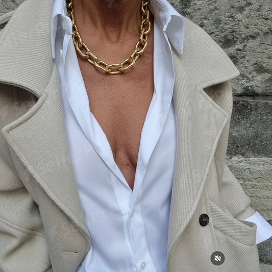 Collar Cadena Dorada Maxi – Acabado Pulido, Estilo Elegante y Atemporal