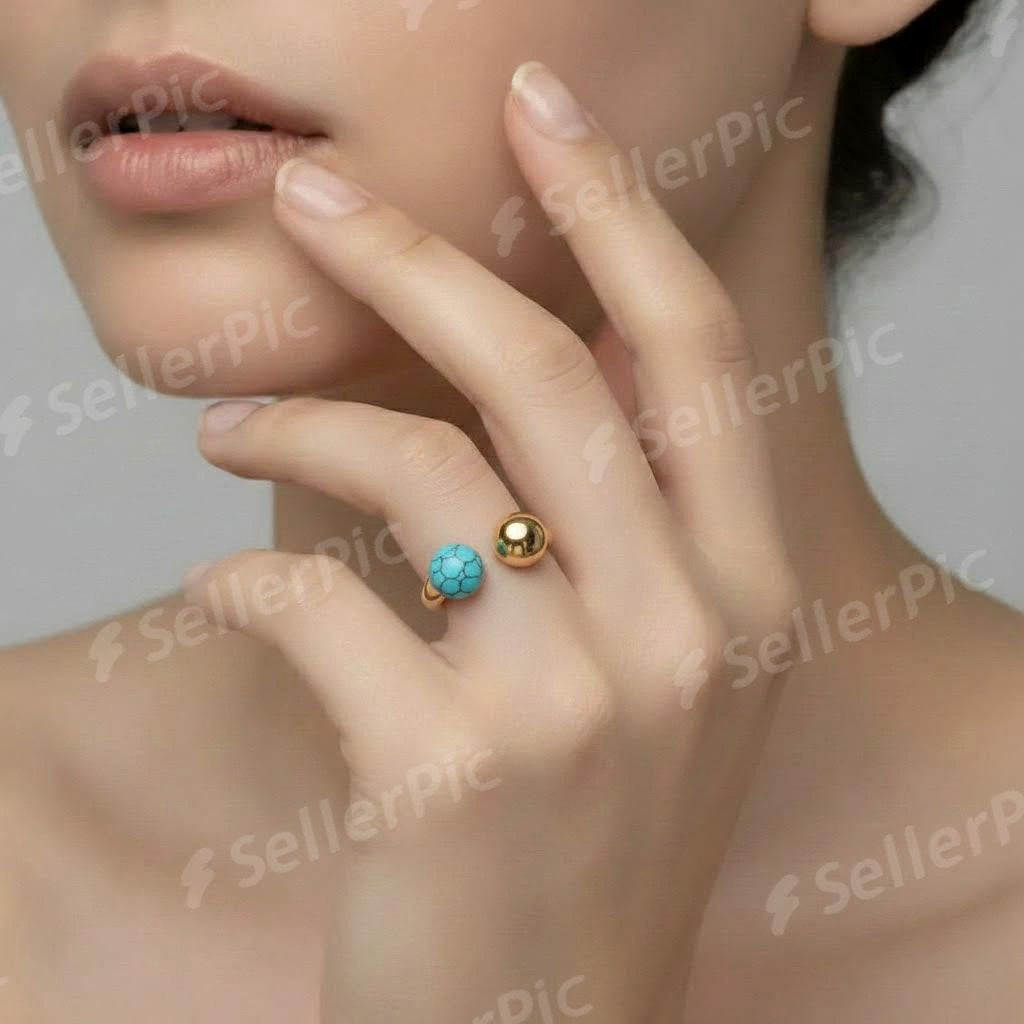 Anillo Abierto con Turquesa de Imtiación y Detalle de Gota Pulida en Baño de Oro
