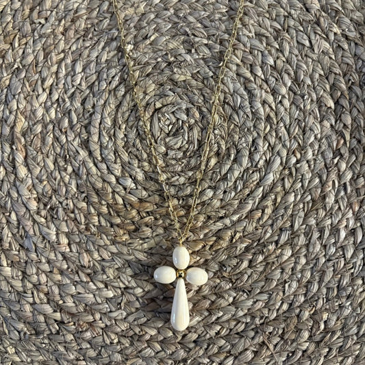 Collar Cadena de Eslabones con Cruz de Resina Marfil
