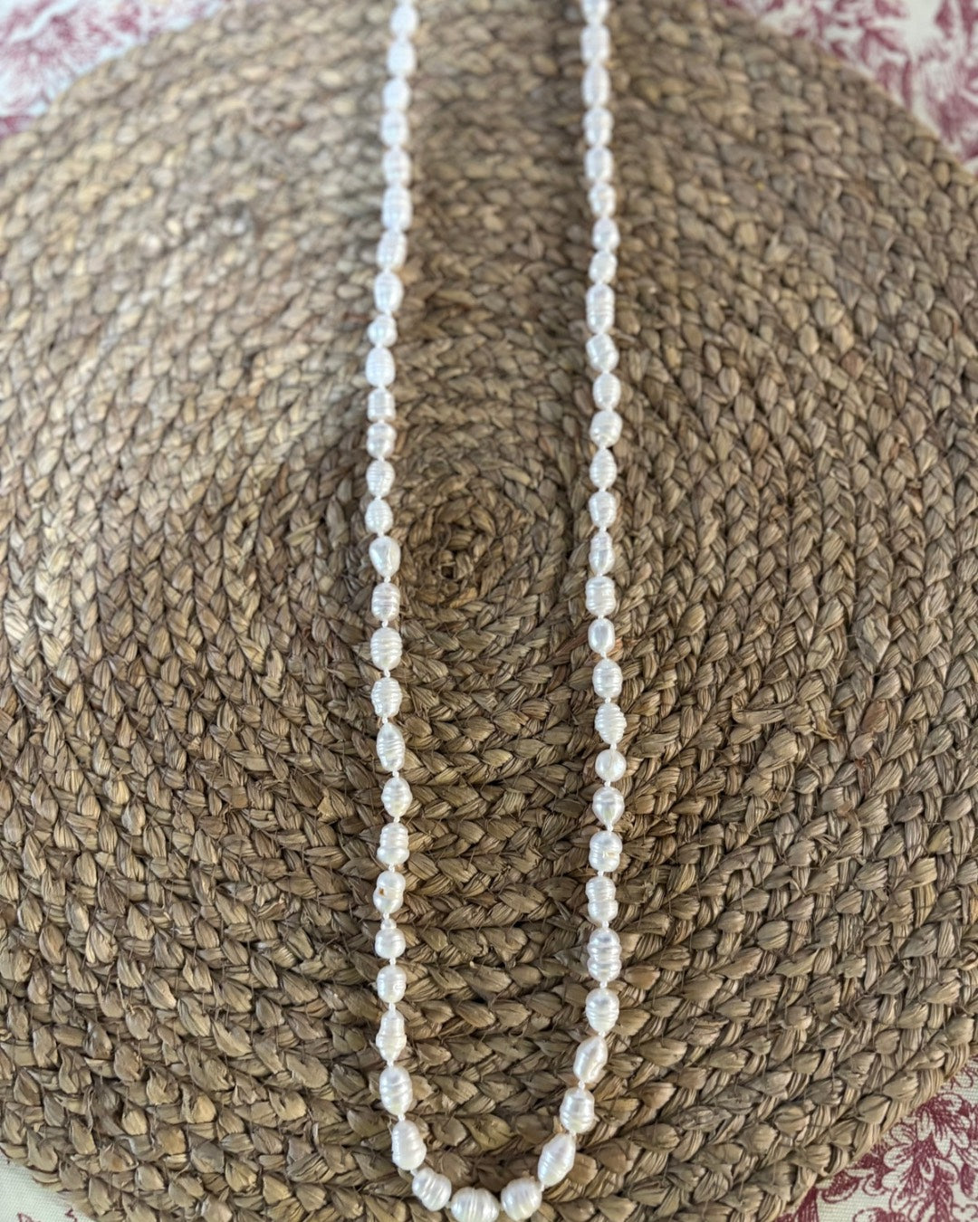 Collar Largo de Perlas de Río Naturales (Estilo Barroco) - Blanco y Negro