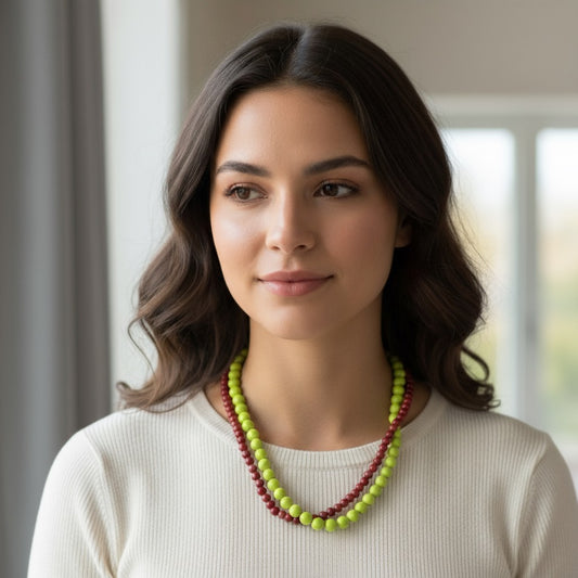 Collar de bolas medianas color verde pistacho nácar – brillo natural y elegante