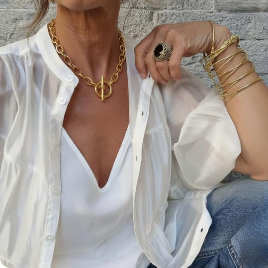 Collar Dorado con Cierre T-Bar – Eslabones Elegantes y Diseño Minimal Chic